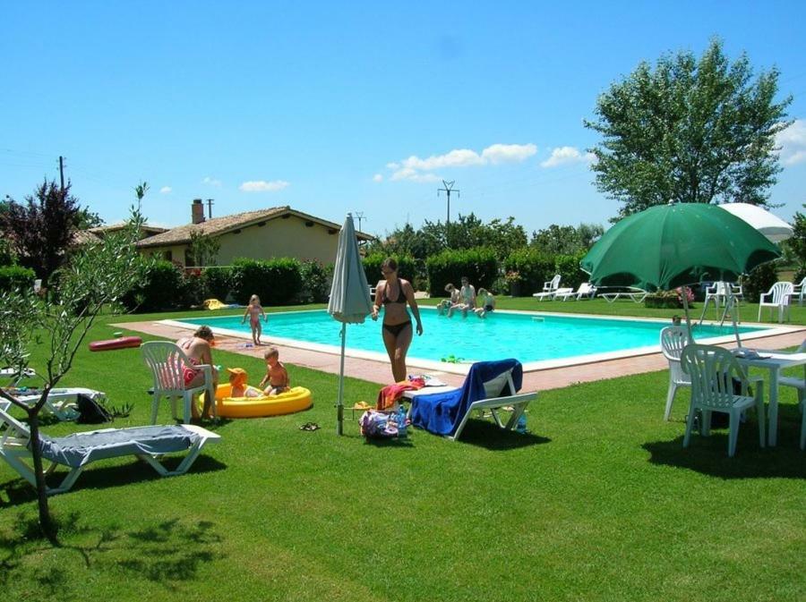 Agriturismo Casale Del Contadino Bolsena Exteriör bild